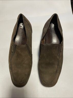 Memphisto women’s Slip-On Suede Loafers, brown in gently used condition size 8